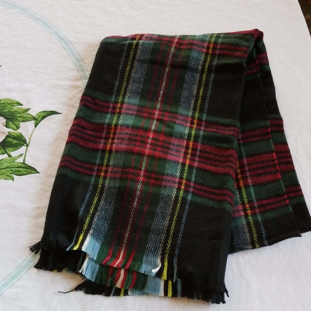 Large plaid wrap/scarf/shawl